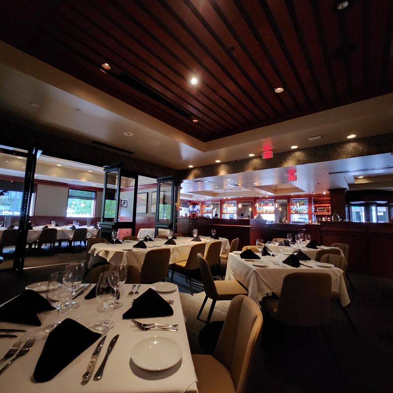 14 Restaurants Across North Carolina Serving Tenderloins That Wow Every Time - Decor Hint Fleming's Prime Steakhouse & Wine Bar