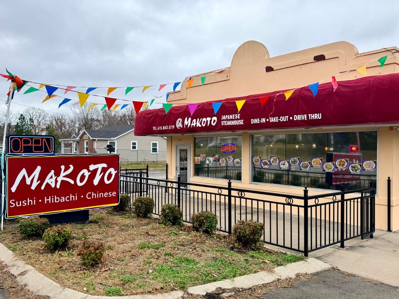 Makoto Japanese Steak House & Sushi Bar