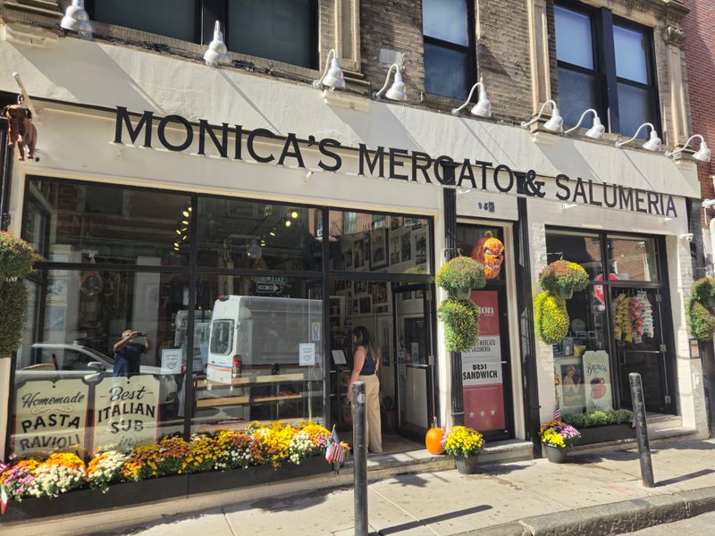 Monica's Mercato
