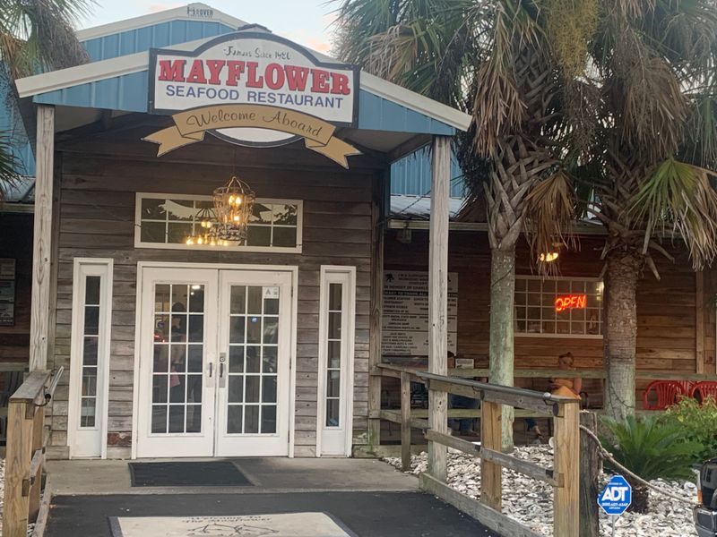 These Georgia Diners Serve The Kind Of Food That Brings Back Memories - Decor Hint Mayflower Seafood Restaurant