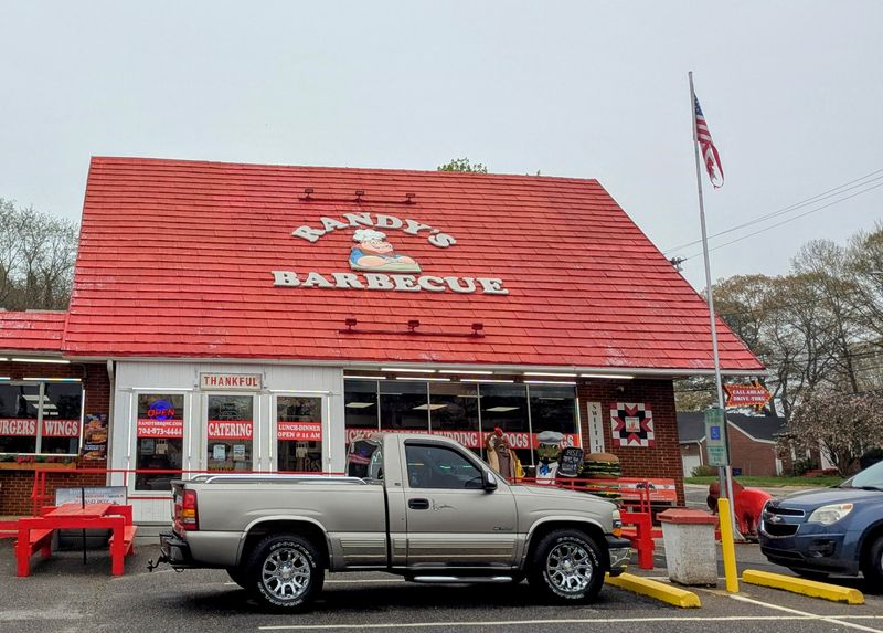 These 16 Georgia Hole In The Wall Restaurants Are Worth The Stop - Decor Hint Randy's BBQ