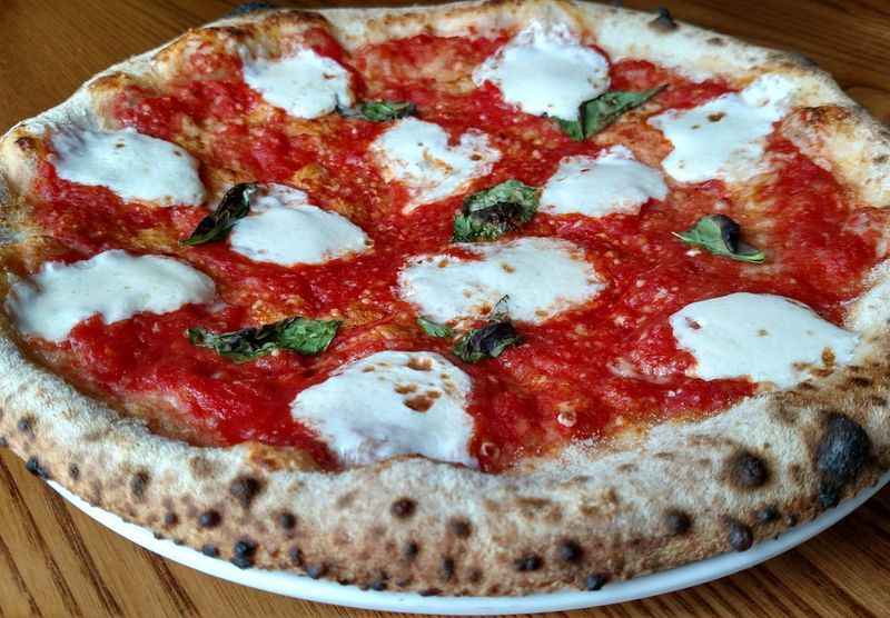 10 Wisconsin Pizza Spots That Go Heavy On Cheese And Comfort - Decor Hint Novanta