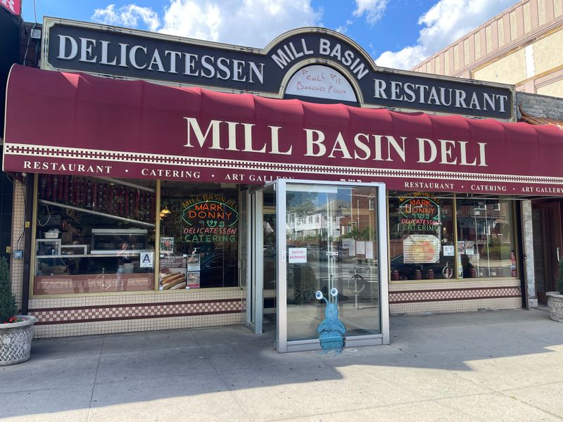 15 Classic New York Delis That Never Go Out Of Style - Decor Hint Mill Basin Deli