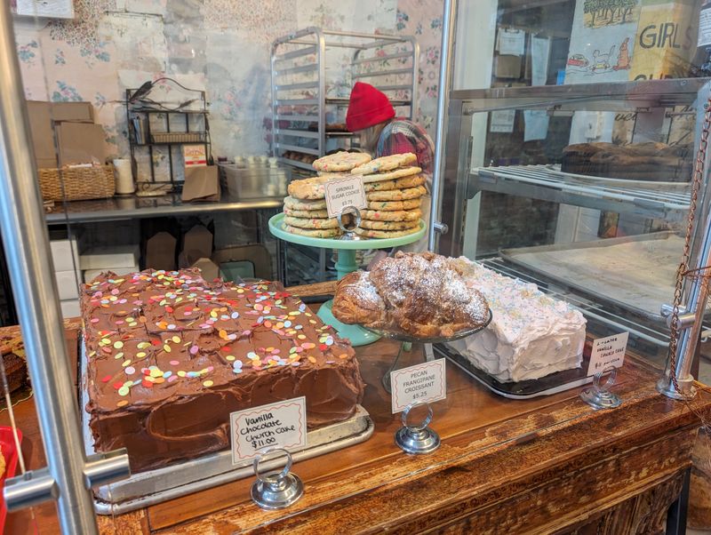 These Iconic Georgia Bakeries You Need To Visit At Least Once In Your Life - Decor Hint Back In The Day Bakery