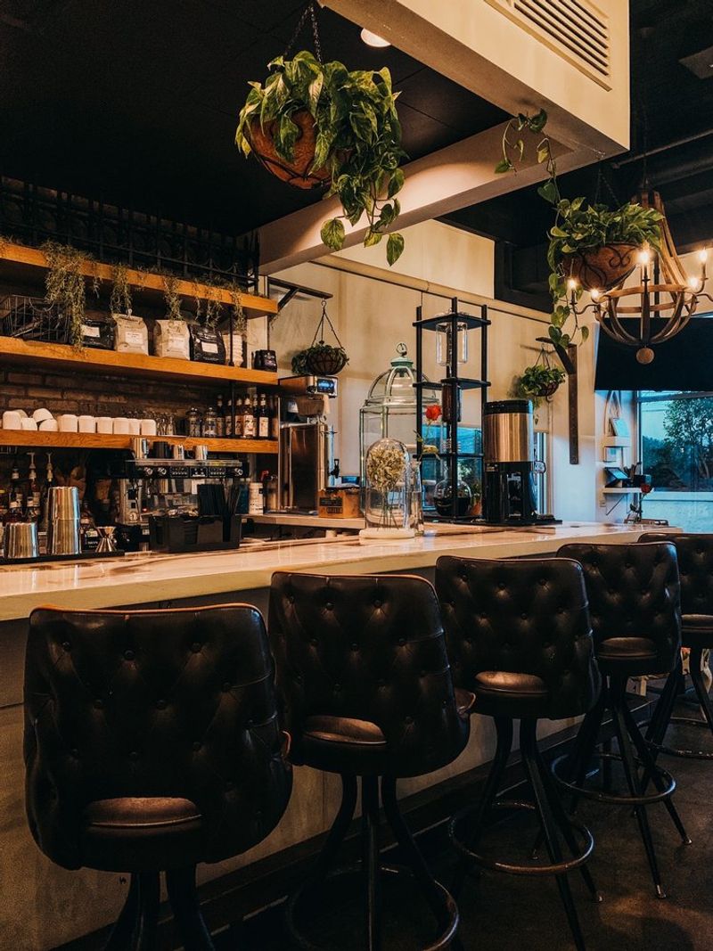 12 North Carolina Eateries Locals Loved Before The Lines Got Long - Decor Hint Easy Like Sunday