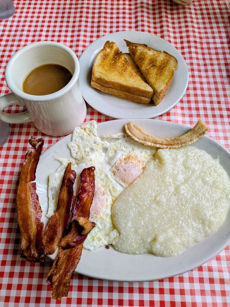 This North Carolina Restaurant Proves Pancakes Can Be Life-Changing - Decor Hint Breakfast Served All Day Because Rules Are Overrated