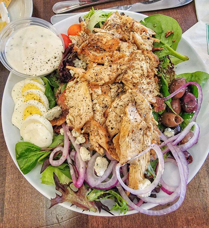 This Grocery In Beaufort, North Carolina, Is Home To The Most Addictive Crab Dip - Decor Hint Lunch Menu Offers Casual Comfort Done Right