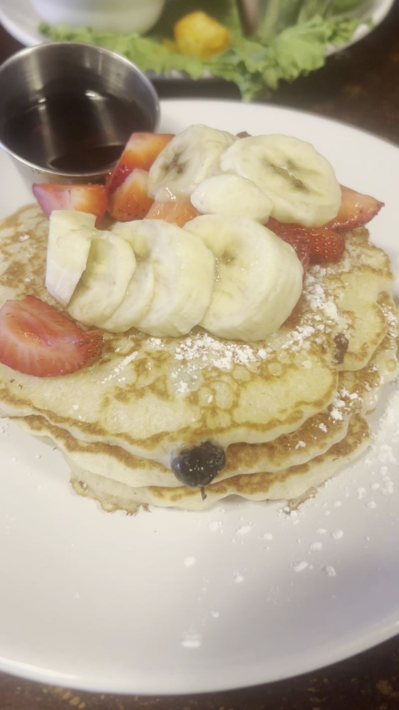 Oatmeal Banana Pancakes Worth Waking For