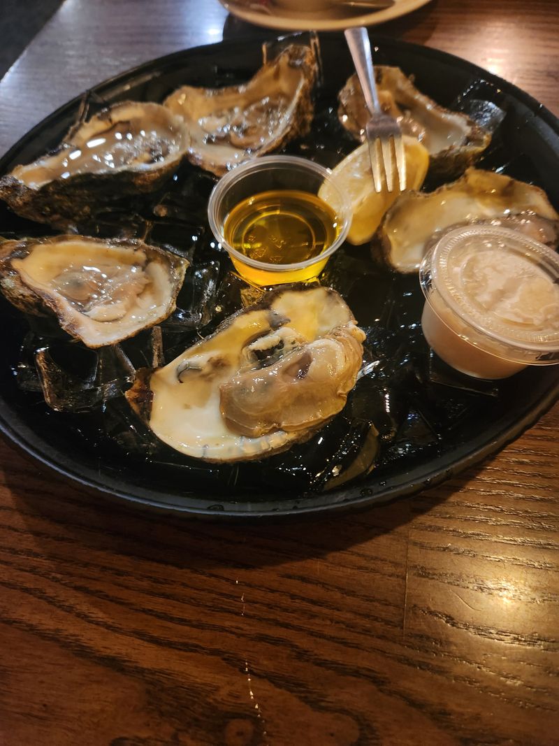 Why This Seafood Restaurant Tops Every North Carolina List - Decor Hint Fresh Oysters That Taste Like The Ocean