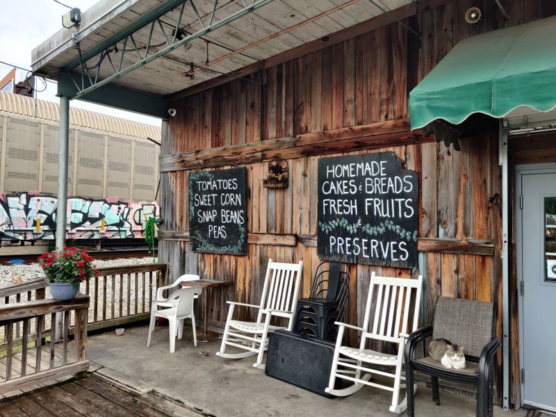 Beloved Georgia Restaurants Known For Their Incredible Homemade Pie - Decor Hint Dawson's Kitchen