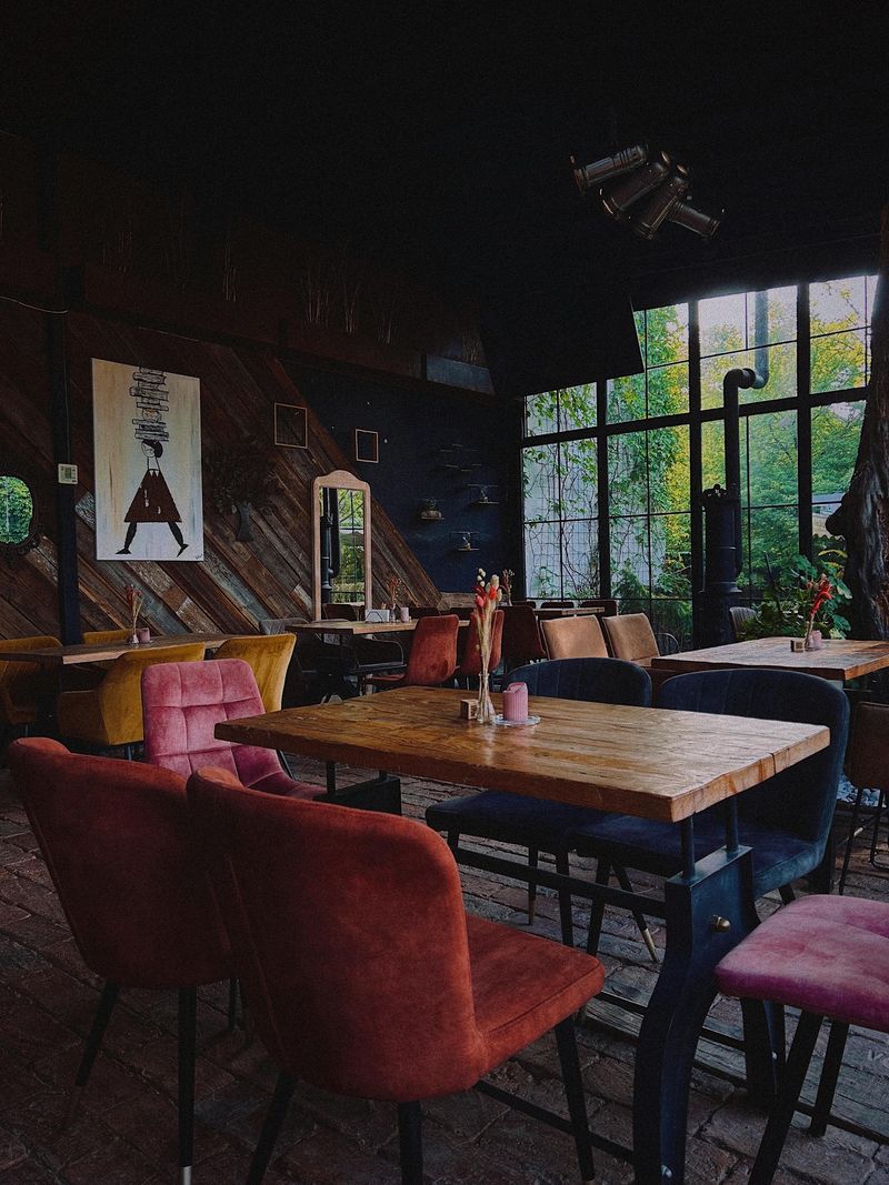 Design And Ambience: Compact Cool VS Cozy Industrial