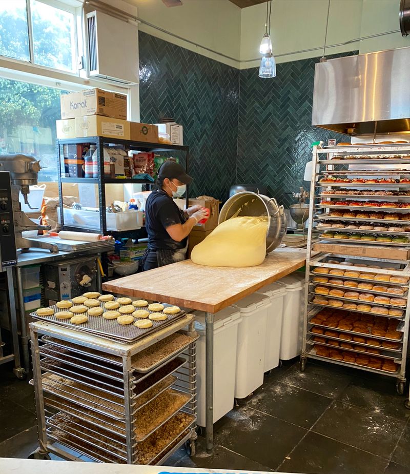 Food Lovers Say These 14 California Doughnut Shops Are Among The Nation's Best - Decor Hint Bob's Donuts