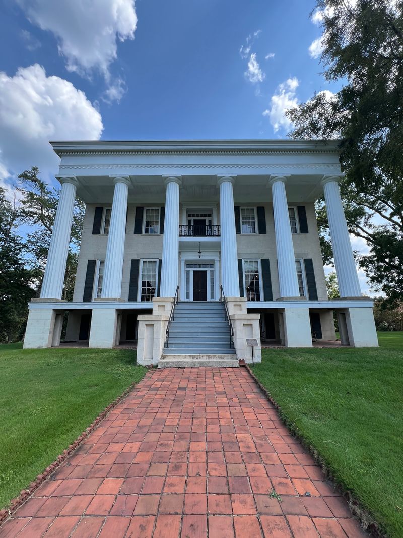 21 Historic Georgia Mansions That Capture The Grandeur Of A Bygone Era - Decor Hint Lockerly Arboretum Historic House