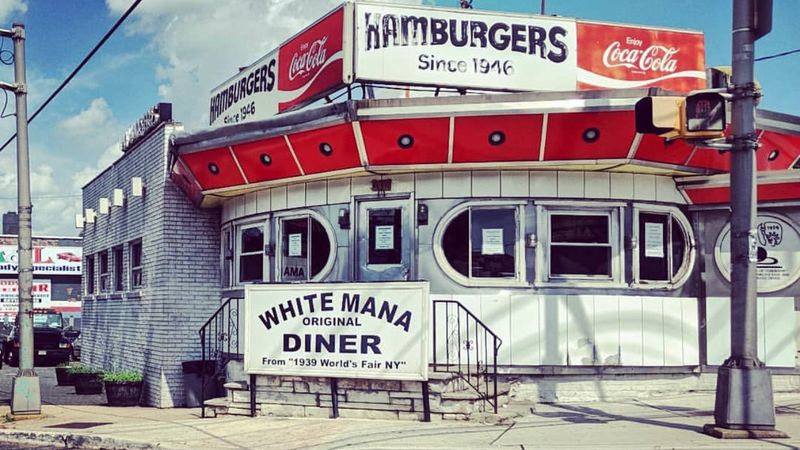 White Mana Diner (Jersey City, New Jersey)