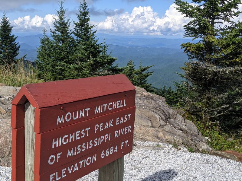 North Carolina's Most Scenic Hikes You Can Finish In A Day - Decor Hint Mount Mitchell Trail