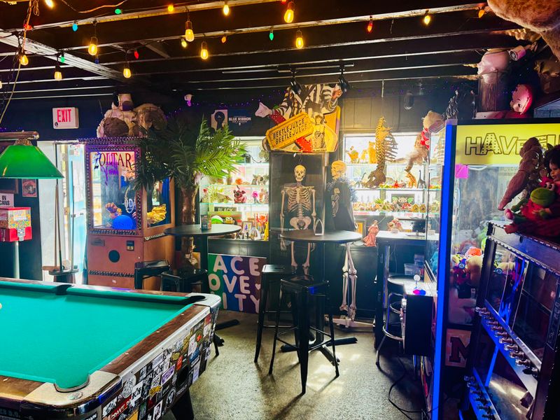 A Working Cigarette Vending Machine From Another Era