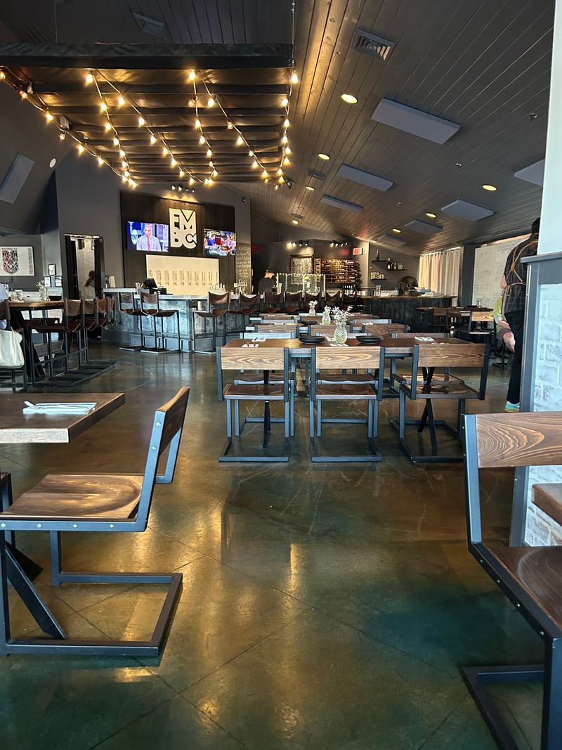 These North Carolina Spots Serve Cozy Waterfront Dining All Winter - Decor Hint Flying Bridge Restaurant, Wrightsville Beach