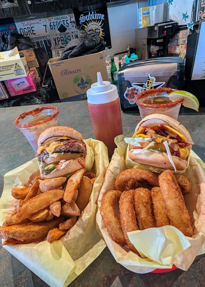 This Hole-In-The-Wall California Restaurant Is Famous For Its Giant Bacon Cheeseburgers - Decor Hint Guy Fieri Featured The Restaurant On Diners, Drive-Ins And Dives