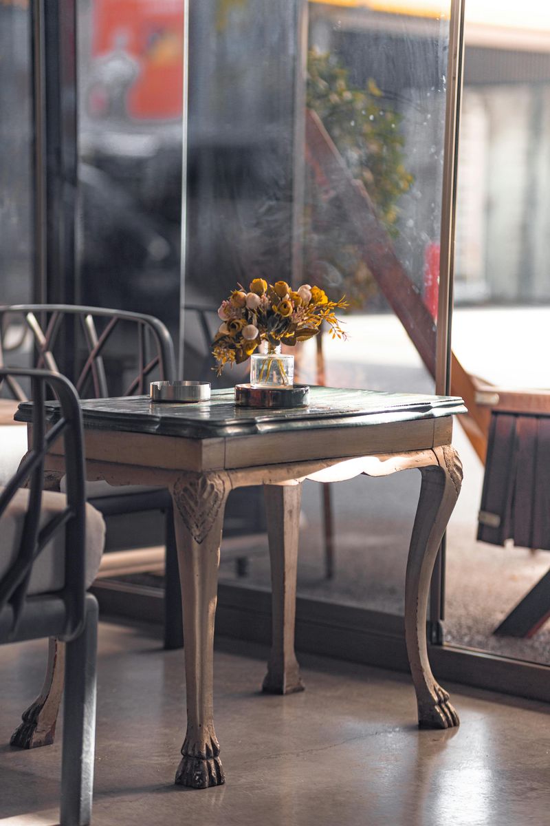 Primitive And Shaker Simplicity Steps Into Spotlight