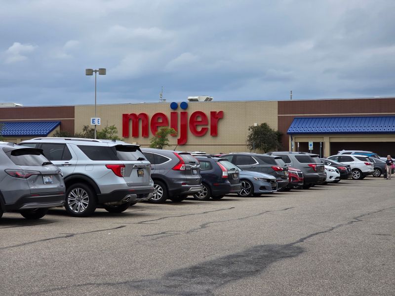 Hawaii Fish Fry Traditions That Locals Love - Decor Hint Backyard Deep Fryer Gatherings