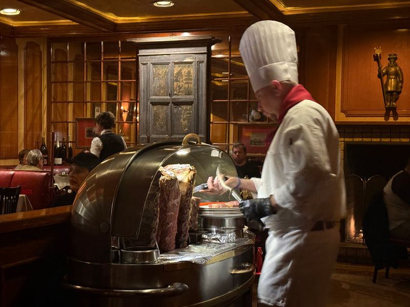 Tableside Carving Creates Theater And Choice