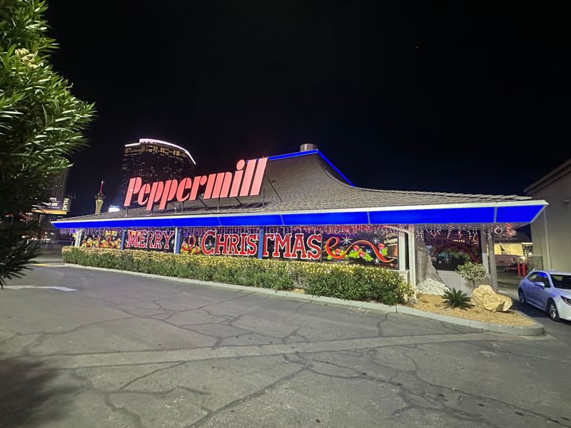 Peppermill Restaurant & Fireside Lounge
