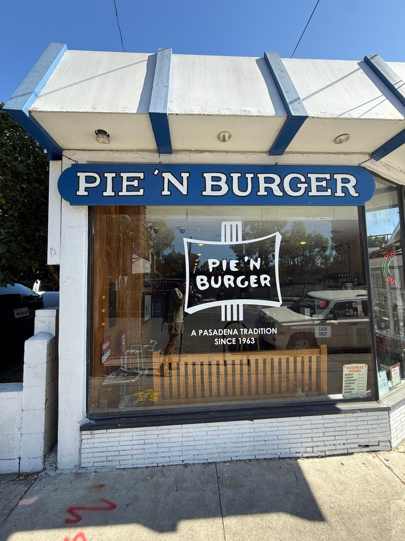 Pie 'n Burger – Pasadena