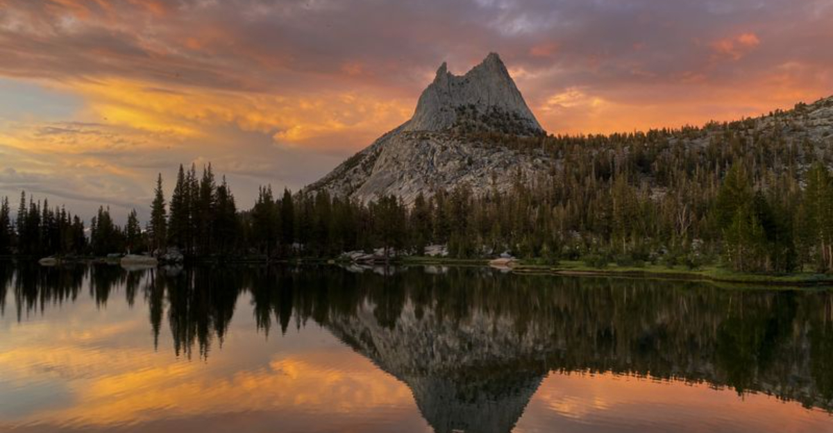 The 10 Best Day Hikes In Yosemite California According To Park Rangers And Trail - Decor Hint