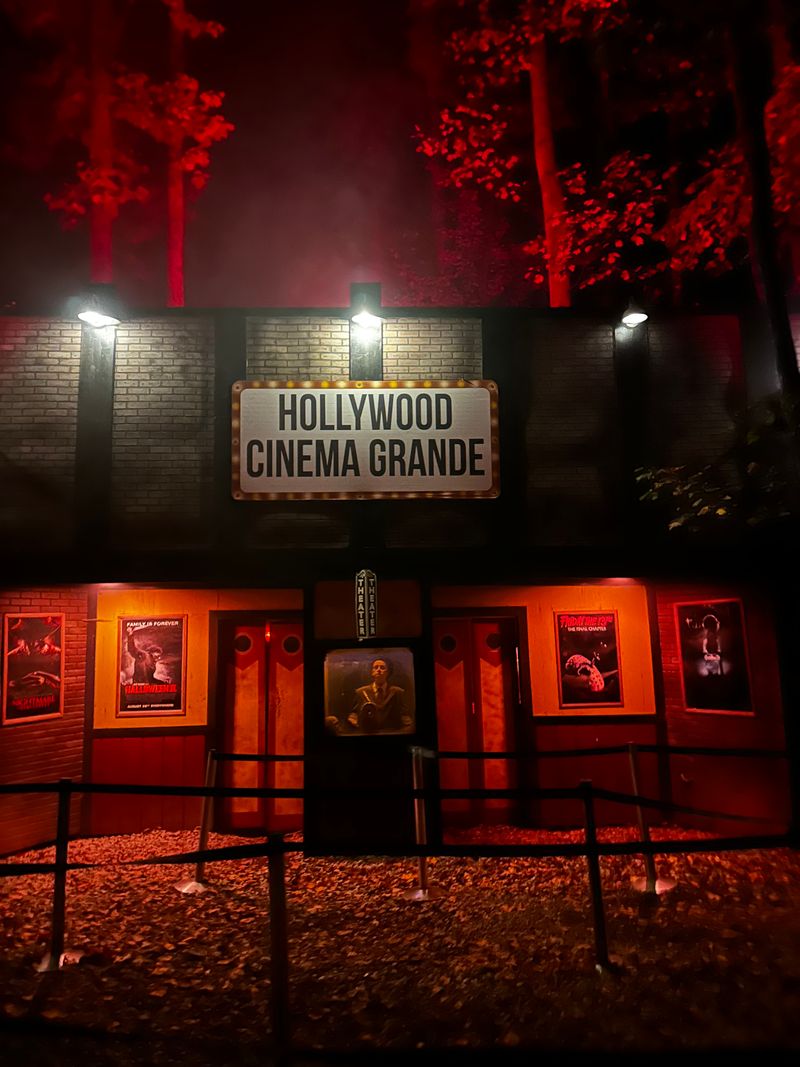 This North Carolina Place Delivers Screams, Chills, And Thrills - Decor Hint Horror Movie Classics: Walk Through Cinema History