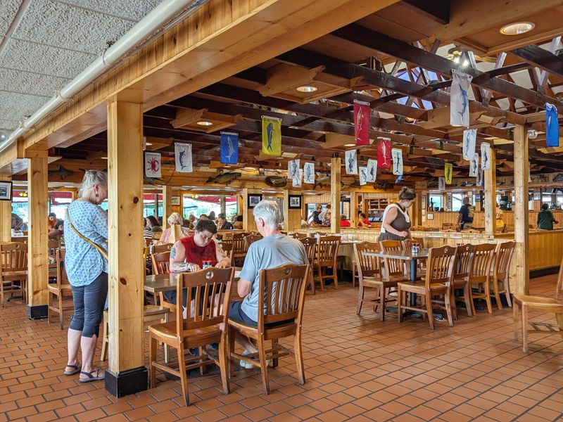 11 Charming Maryland Small Town Restaurants Worth The Drive - Decor Hint Mike's Restaurant & Crabhouse