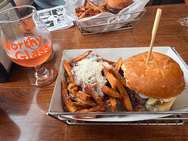 Worthy Burger