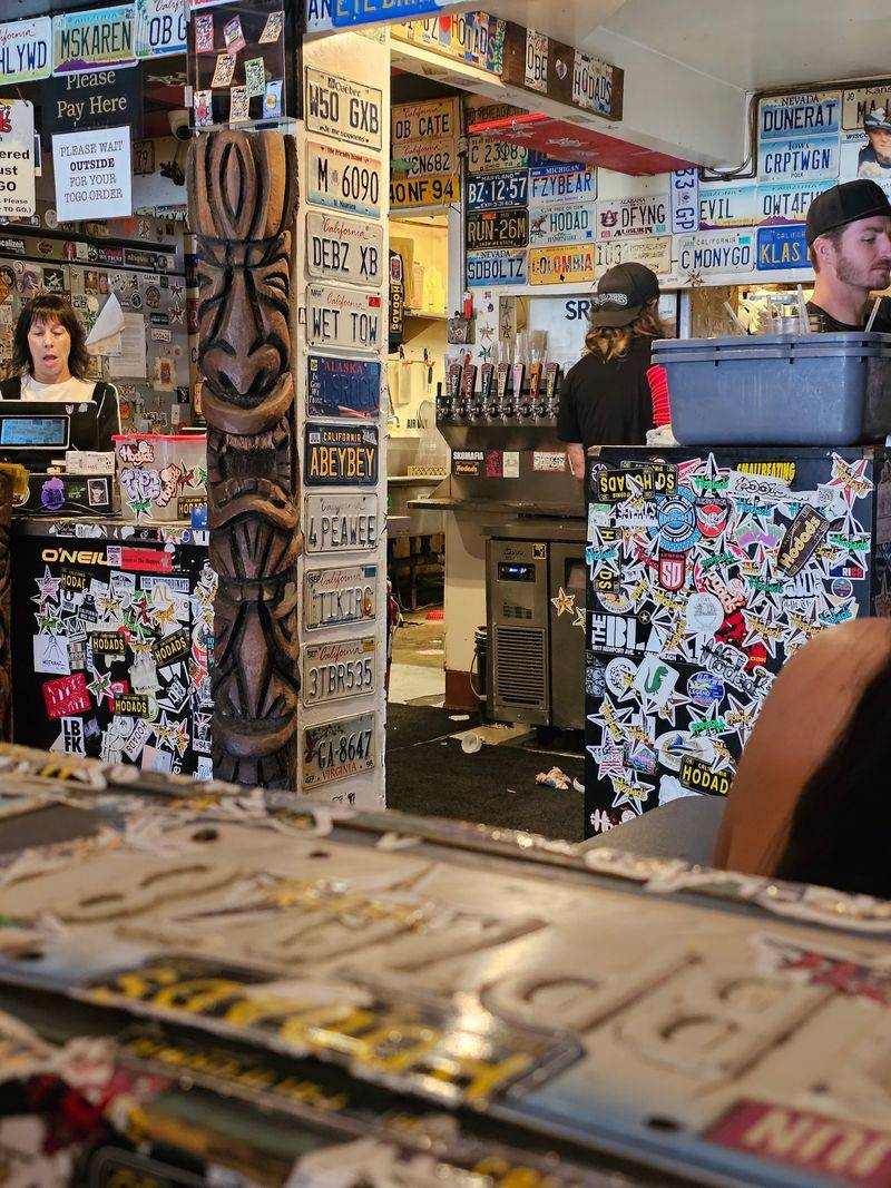 This Hole-In-The-Wall California Restaurant Is Famous For Its Giant Bacon Cheeseburgers - Decor Hint Mini Burgers Offer A More Manageable Size Option