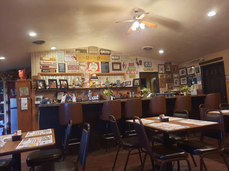 17 Montana Catfish Joints Where Locals Gather For Big Portions And Bold Flavor - Decor Hint The Montana Club