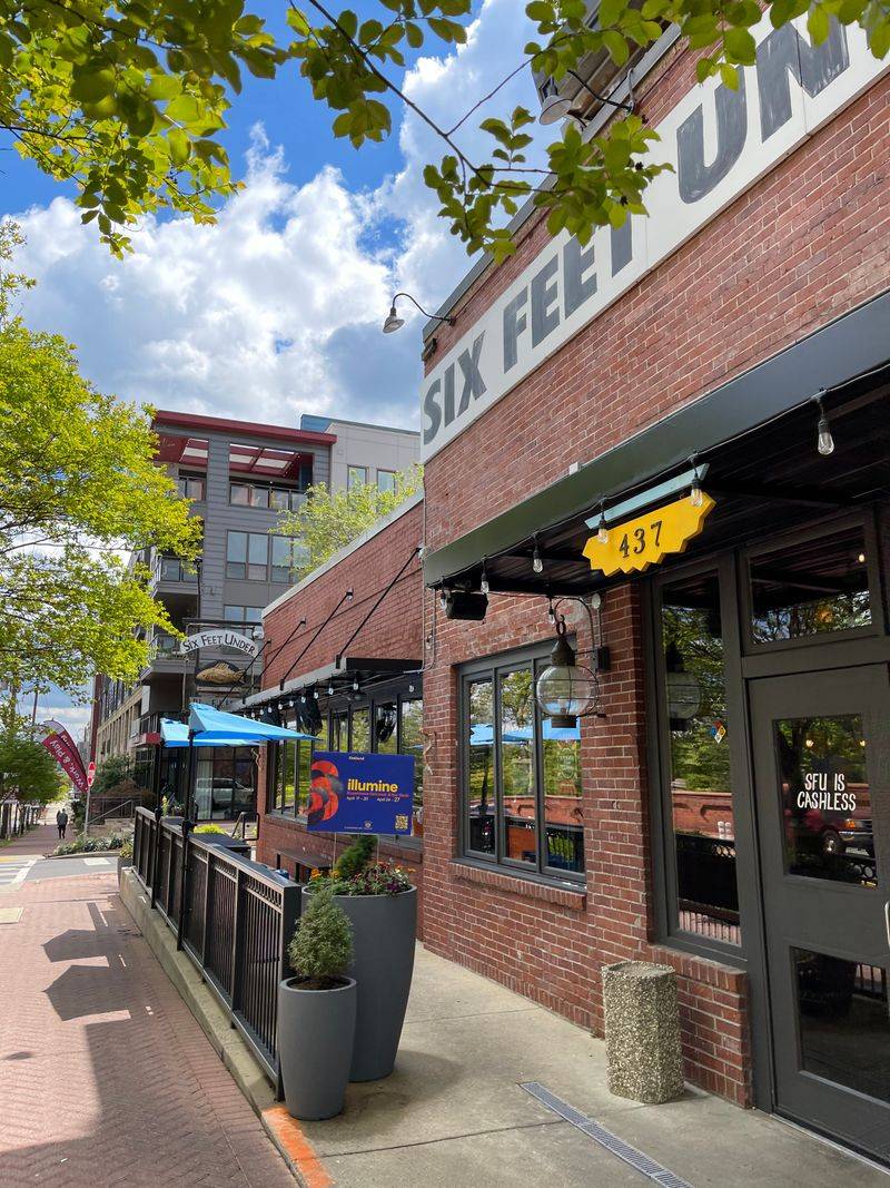 Six Feet Under Pub & Fish House