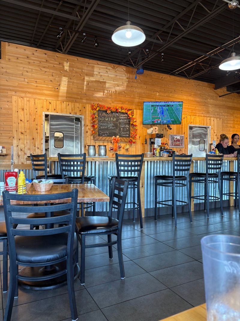 Breakfast Barn And Lunch House