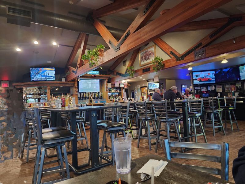 17 Montana Catfish Joints Where Locals Gather For Big Portions And Bold Flavor - Decor Hint Paradise Falls