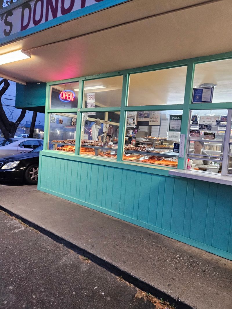 Marie's Donuts (Sacramento)