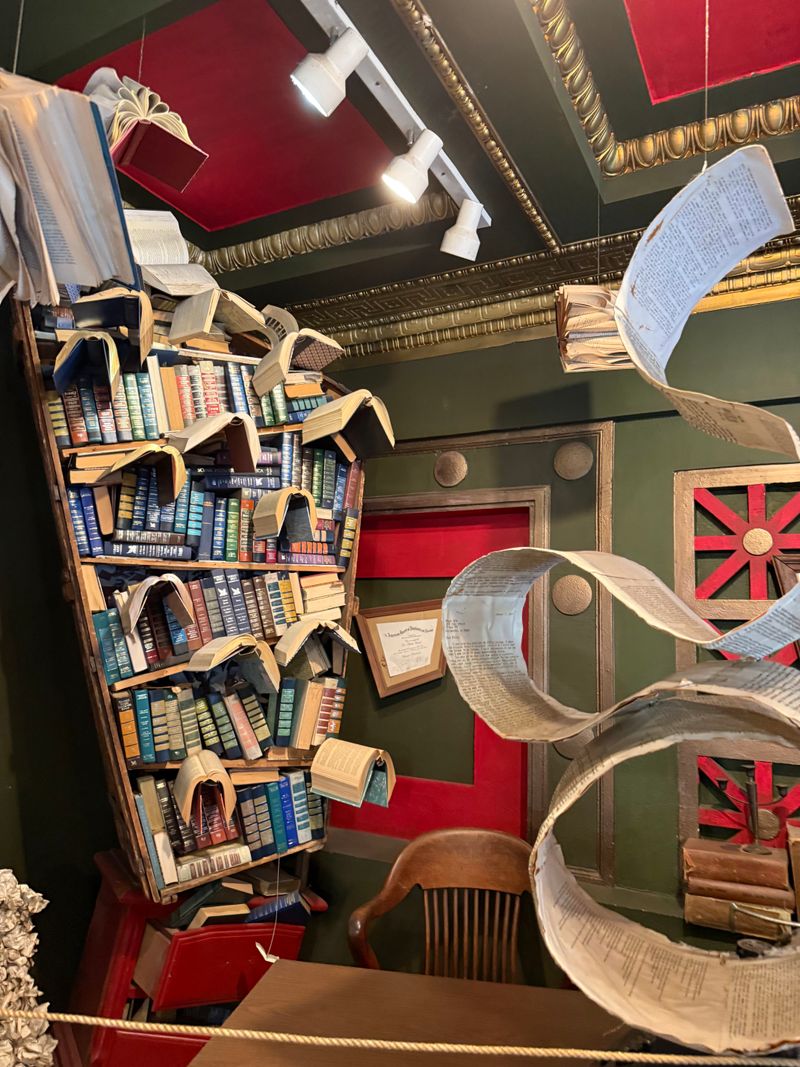 This Enormous California Used Bookstore Is An All-Day Adventure - Decor Hint Unique Art Installations Throughout The Store