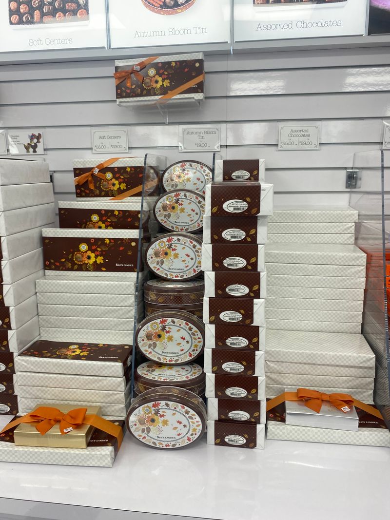 Custom Chocolate Boxes That Let You Choose Your Favorites