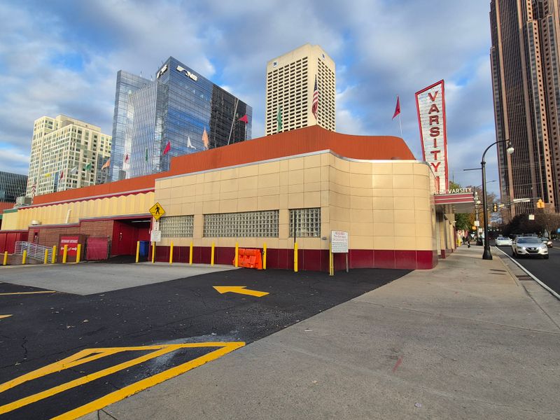 The World's Largest Drive-In Restaurant