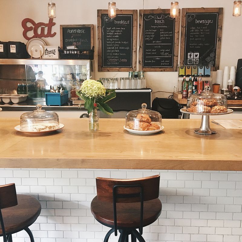 These 14 Low-Key California Soul Food Spots Feel Like Home Cooking Done Right - Decor Hint Poppy + Rose (Los Angeles)
