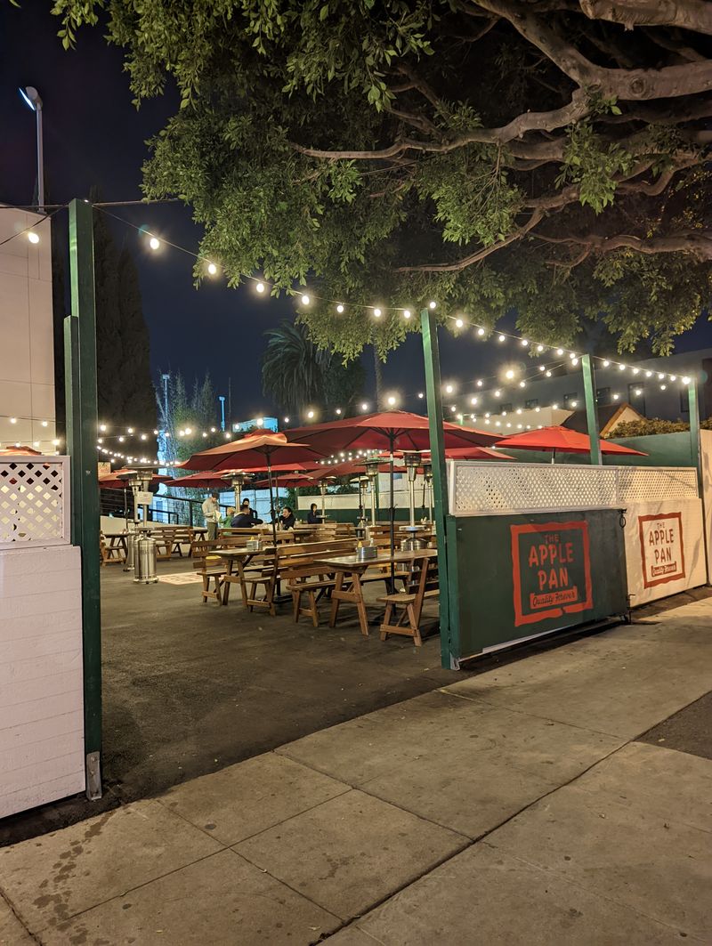 This Classic California Restaurant Is So Loved, Visitors Willingly Travel Miles For Its Burgers - Decor Hint A Nostalgic 1940s Diner Atmosphere
