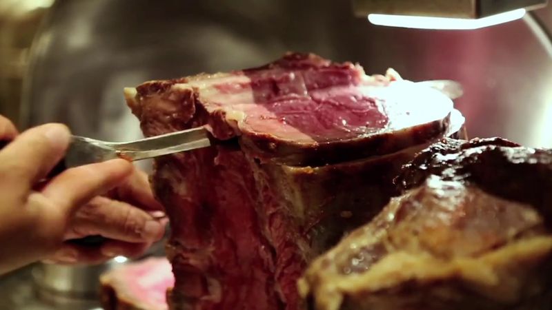 This California Steakhouse Has Been Drawing Long Drives For Prime Rib Dinner For Eight Decades - Decor Hint Six Months Of Training For Expert Carvers