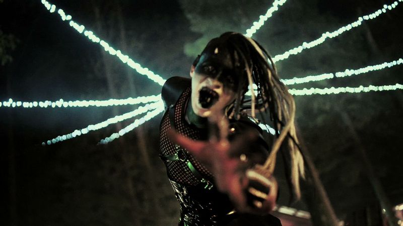 This North Carolina Place Delivers Screams, Chills, And Thrills - Decor Hint Arachnophobia: Where Creepy Crawlies Rule