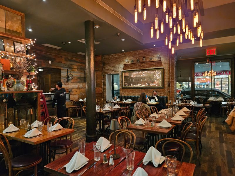 Cozy Georgia Restaurants That Feel Just Right On A Rainy Day - Decor Hint Bocado