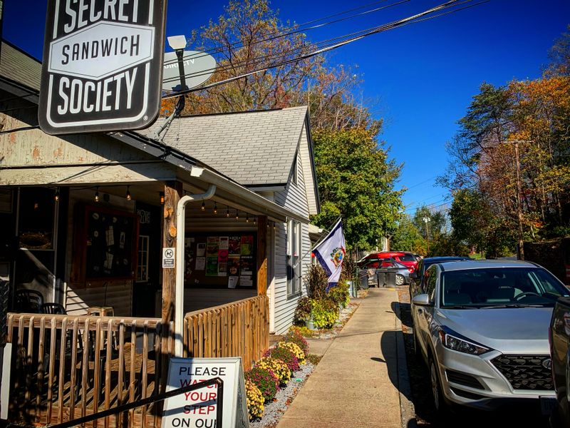 11 Places In West Virginia Serving The State's Best Tenderloin Sandwiches - Decor Hint Secret Sandwich Society