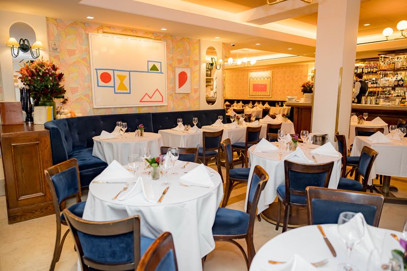 Cozy Georgia Restaurants That Feel Just Right On A Rainy Day - Decor Hint Le Bilboquet