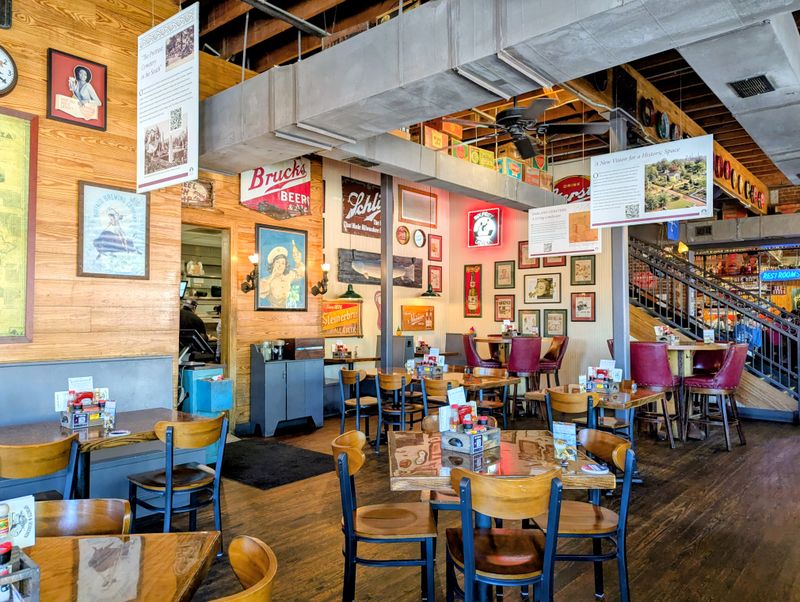 15 Fried-Fish Sandwiches In Atlanta Georgia Locals Swear By - Decor Hint Six Feet Under