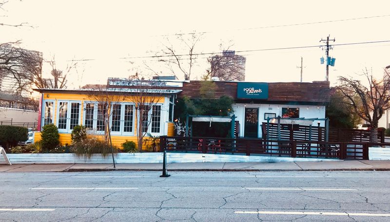 14 Georgia Fish Fries That Keep Locals Coming Back Every Friday For That Southern Golden Crunch - Decor Hint Poor Calvin's - Atlanta