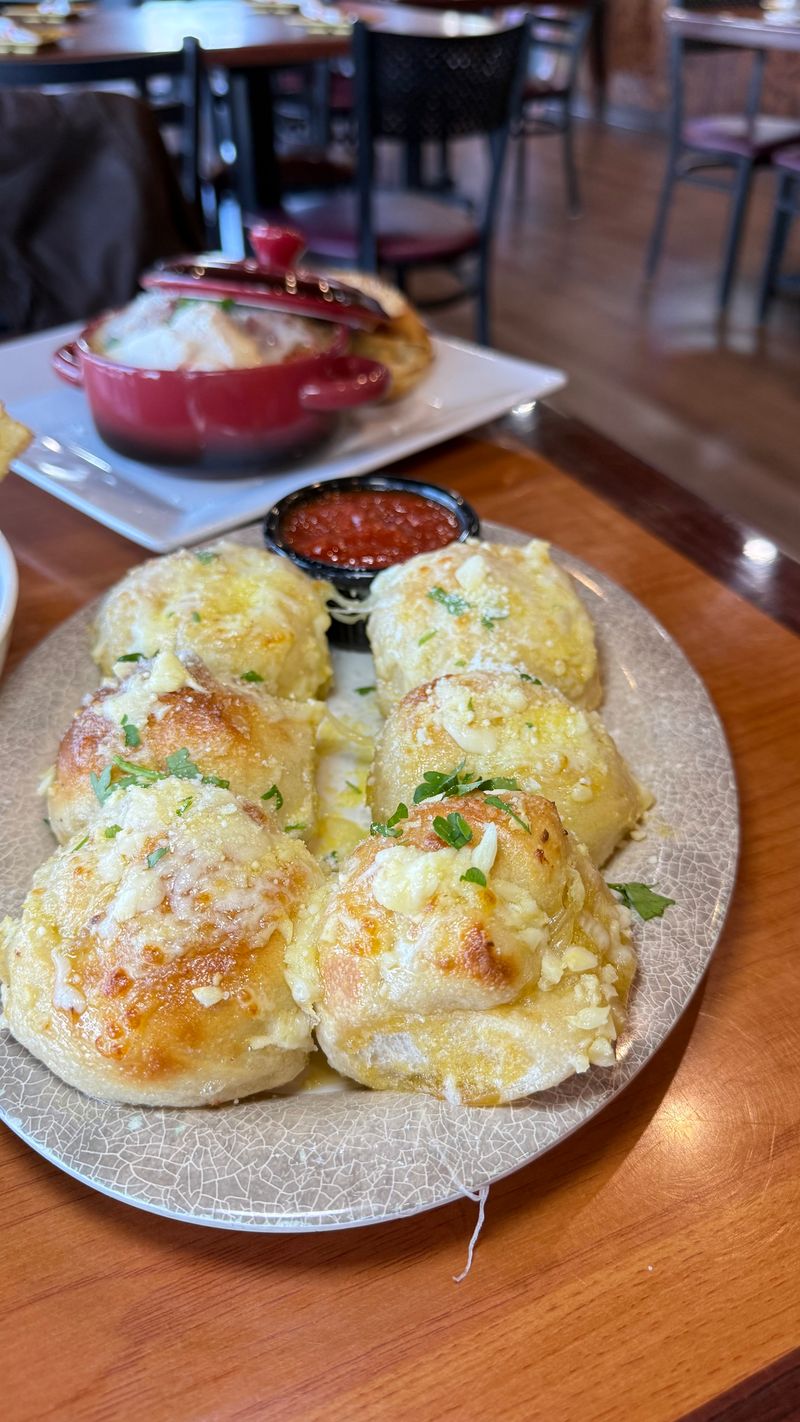 Garlic Knots That Deserve Their Own Fan Club
